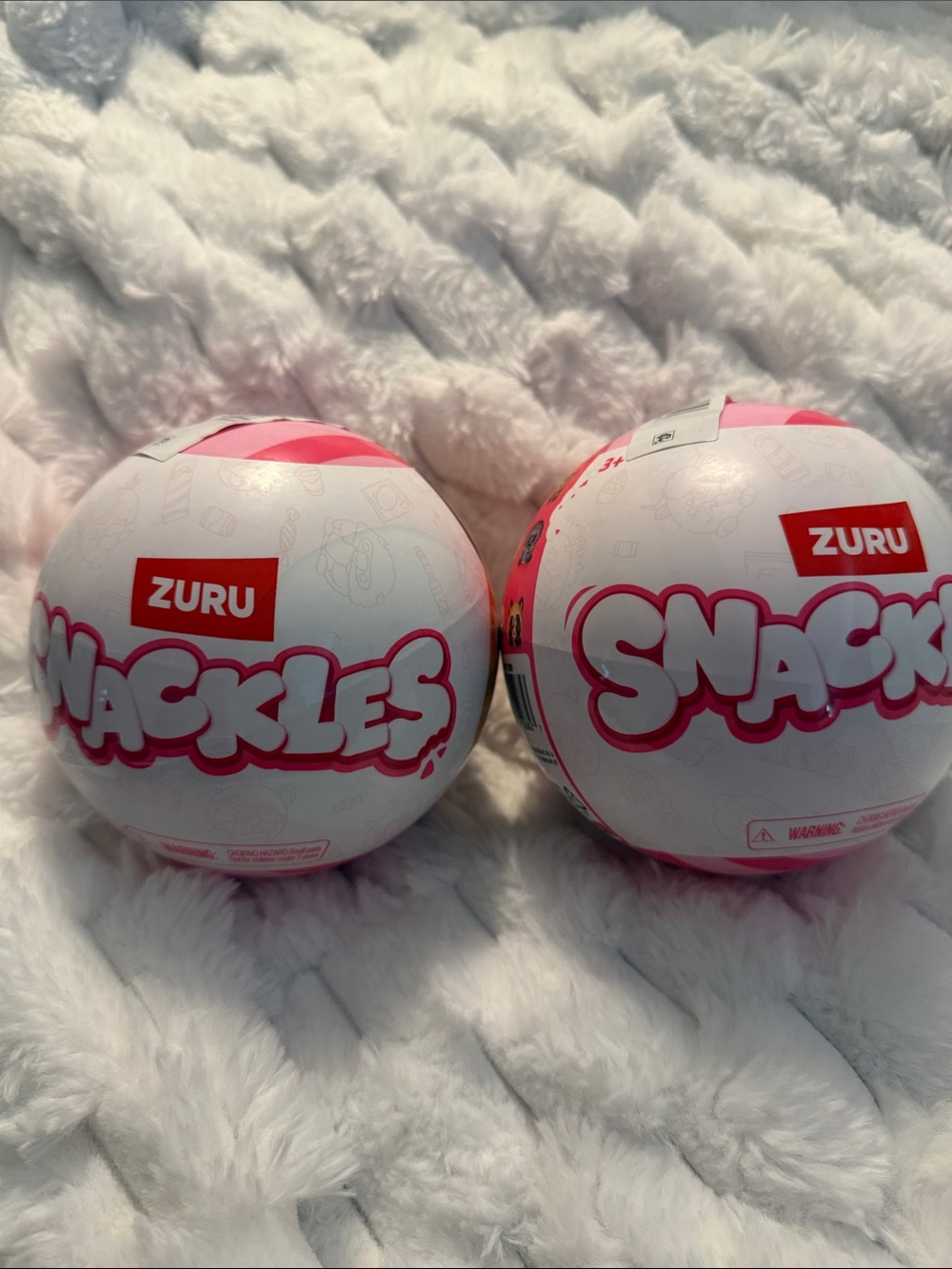 ZURU Snackles Surprise Ball Plush - White & Pink